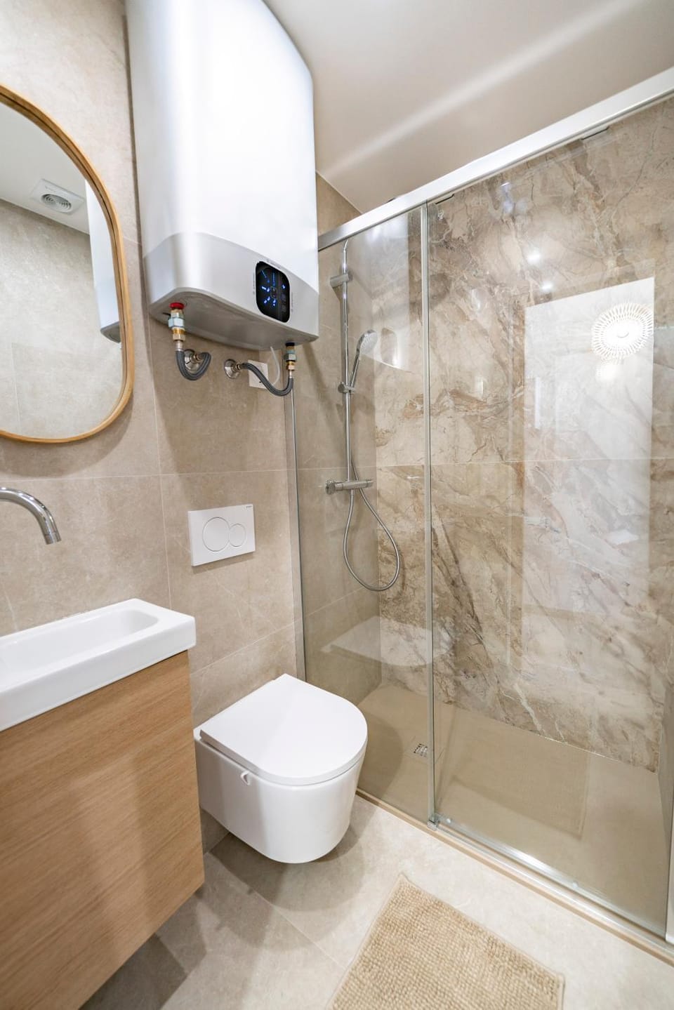 Studio Banane 2 min croisette mitoyen Martinez Apartment in Cannes