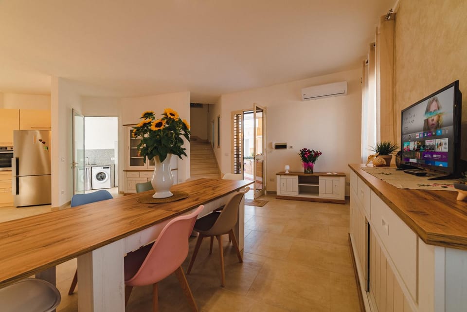 TV and multimedia, Kitchen or kitchenette, Dining area