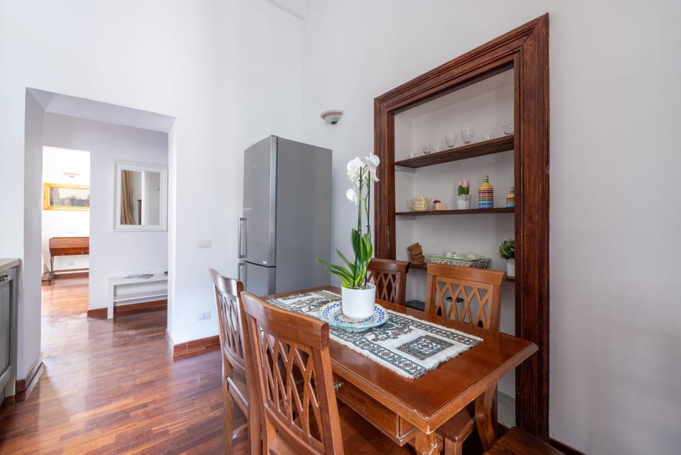 Kitchen or kitchenette, Living room, Photo of the whole room, Seating area, Dining area