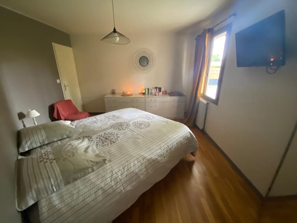 Maison au calme au bord des bois Villa in Saint-Médard-en-Jalles