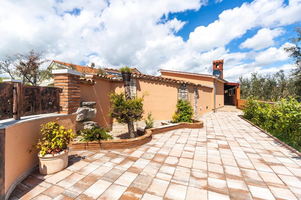 Property building, Patio, Patio