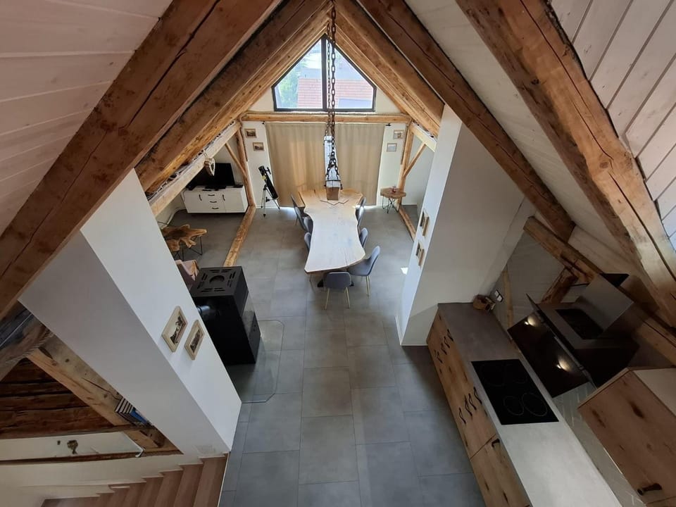 TV and multimedia, Kitchen or kitchenette, Living room, Seating area