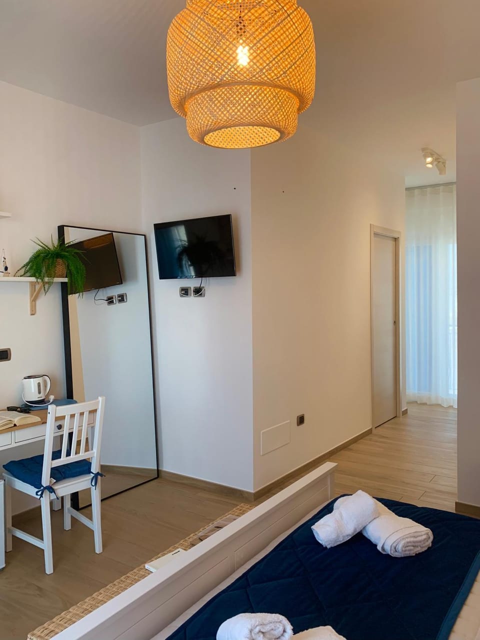 TV and multimedia, Photo of the whole room, Seating area