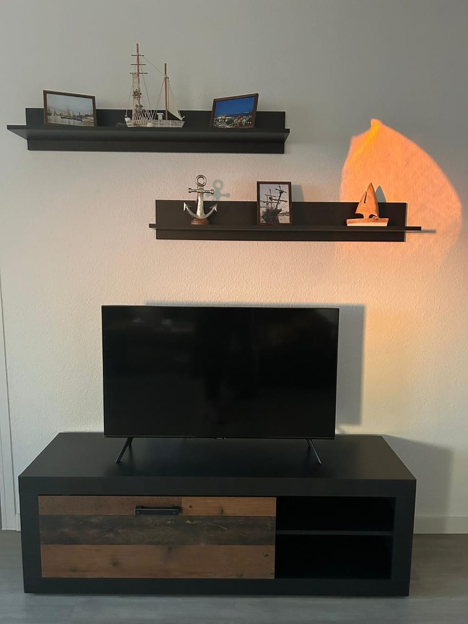 Communal lounge/ TV room, TV and multimedia, Living room