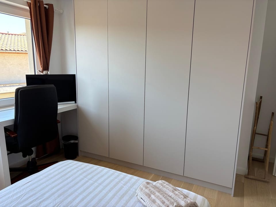 Chambre privée climatisé avec salle de bain partagée - Le Sable Vacation rental in Auvergne-Rhône-Alpes