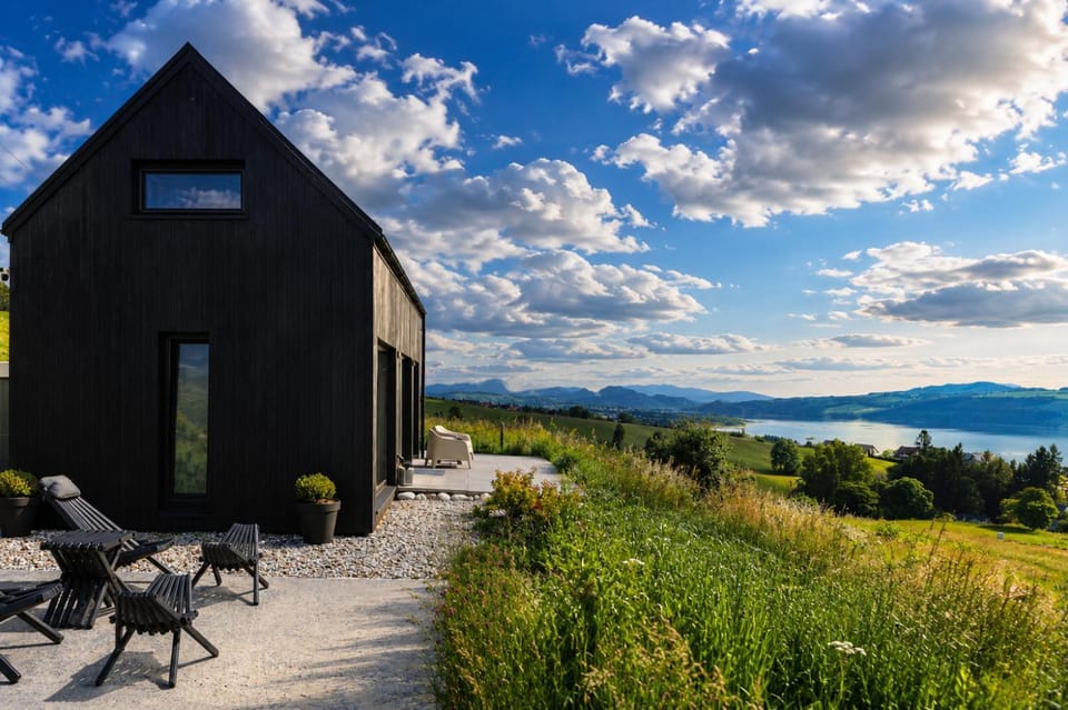 Property building, Spring, Day, Natural landscape, Lake view, Mountain view