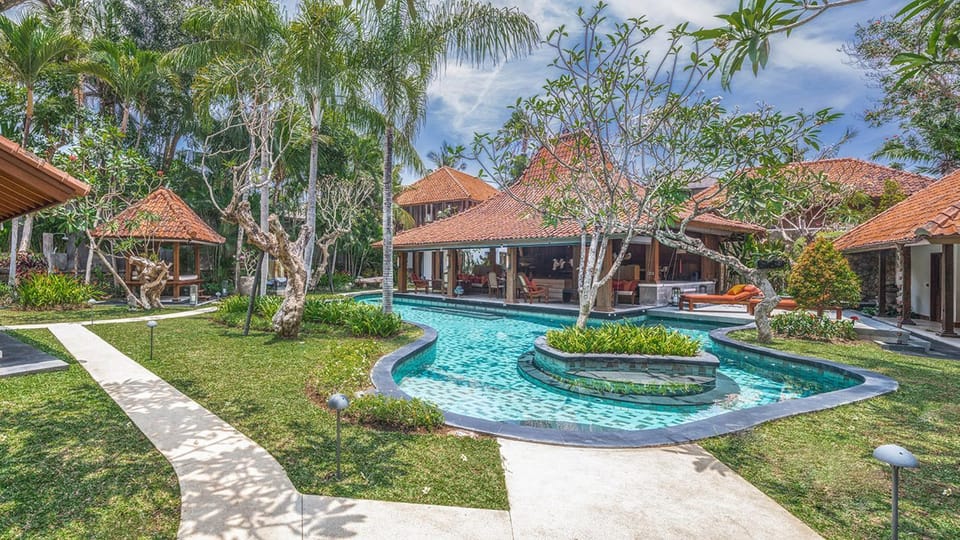 Property building, Garden, Garden view, Pool view