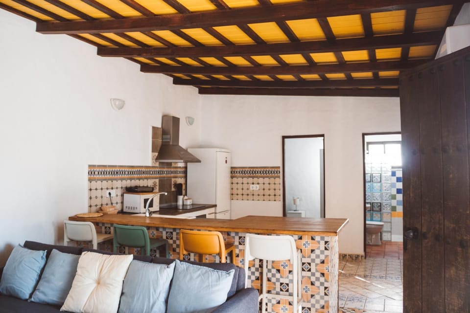 Kitchen or kitchenette, Seating area, Dining area