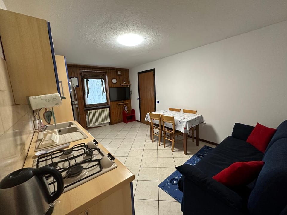 Piano terra Apartment in Aosta Valley, Italy