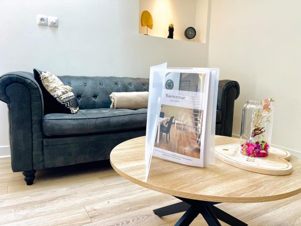 Loft de charme avec parking, jardin et terrasse Bed and Breakfast in Orléans