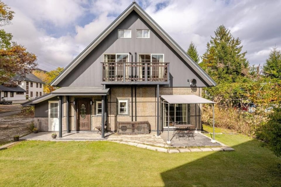 Property building, Garden view