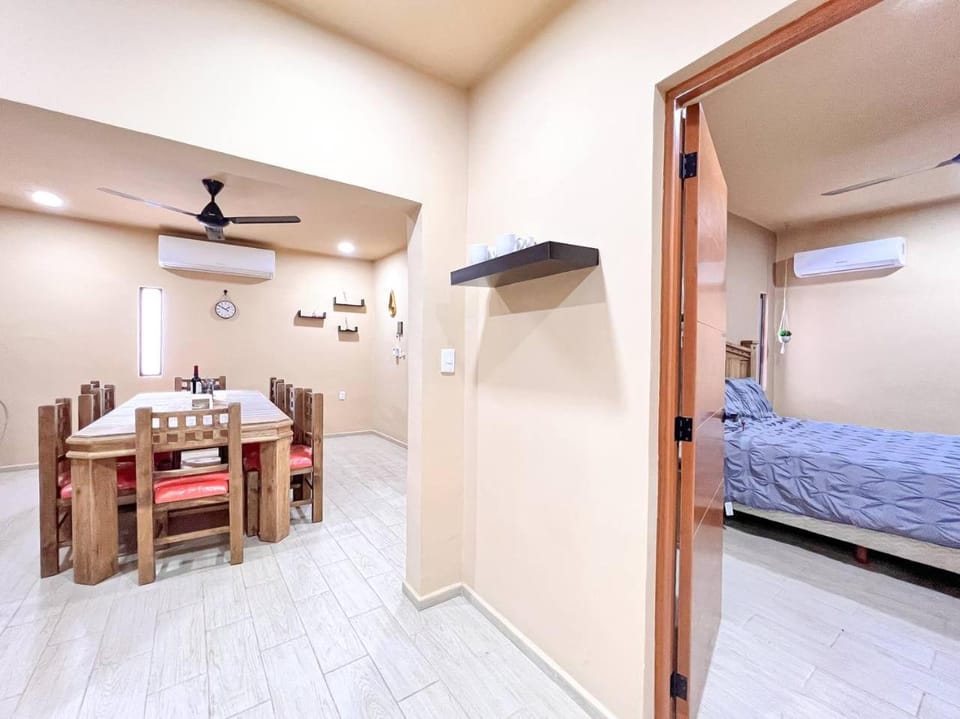 Bed, Photo of the whole room, Dining area, Bedroom, fireplace, air conditioner