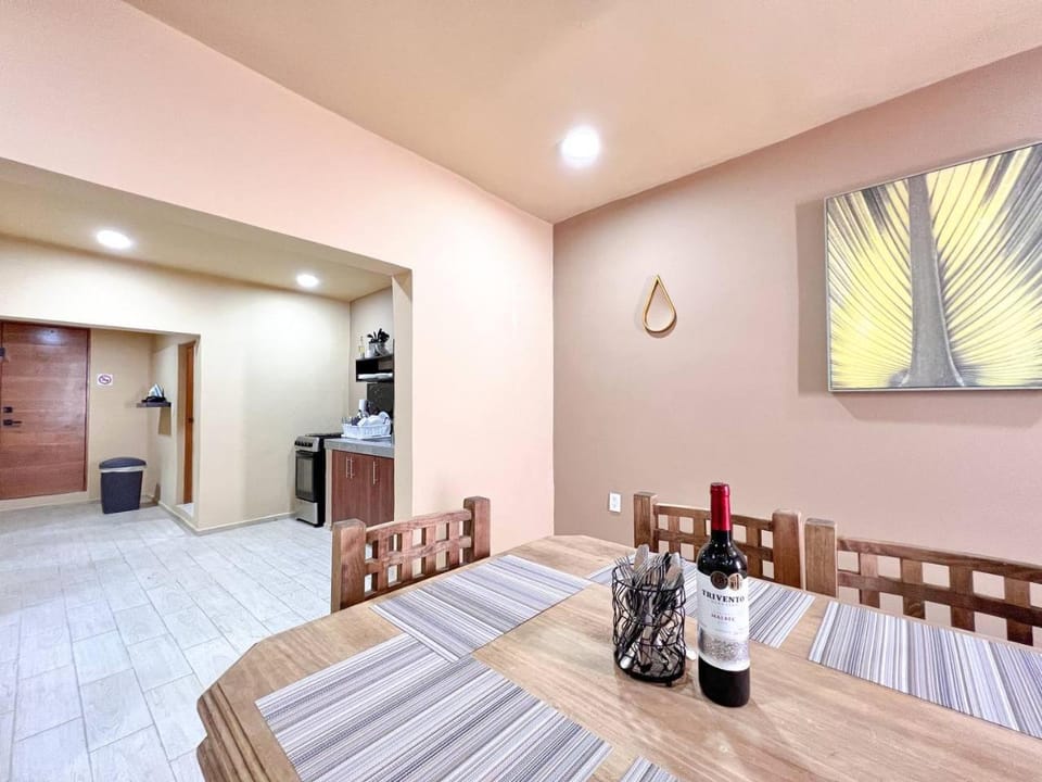 Kitchen or kitchenette, Photo of the whole room, Seating area, Dining area