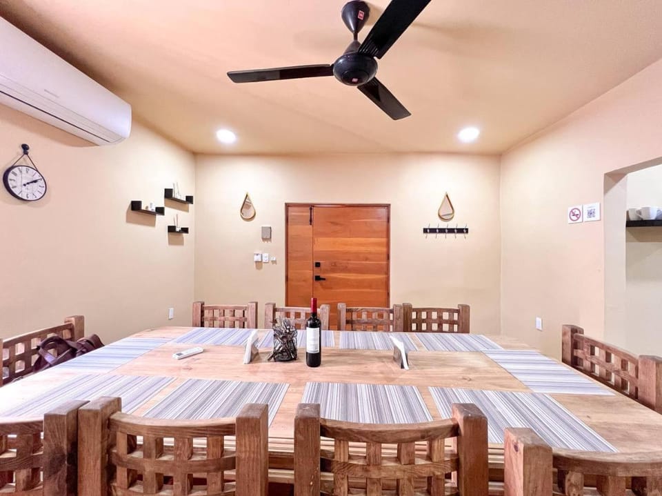 Living room, Seating area, Dining area, fireplace, air conditioner