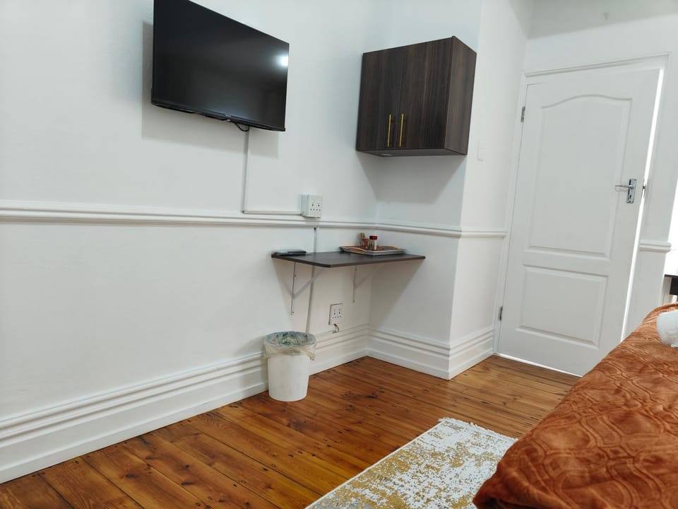 TV and multimedia, Kitchen or kitchenette