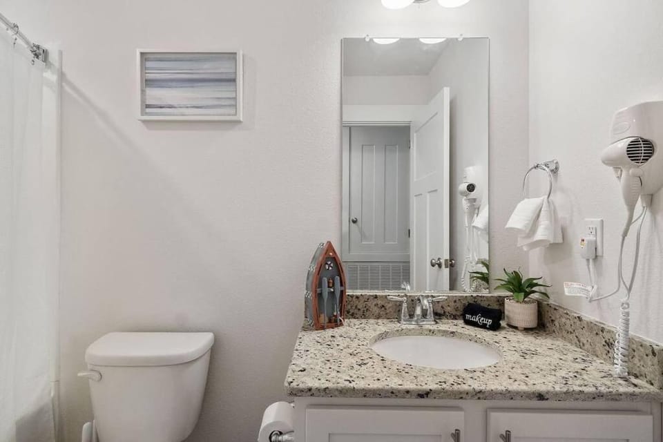 Fall&Winter Special! Walk to Gulf beach-Fire Pit-Gameroom House in Perdido Key