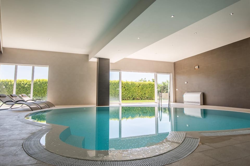 Hot Tub, Swimming pool
