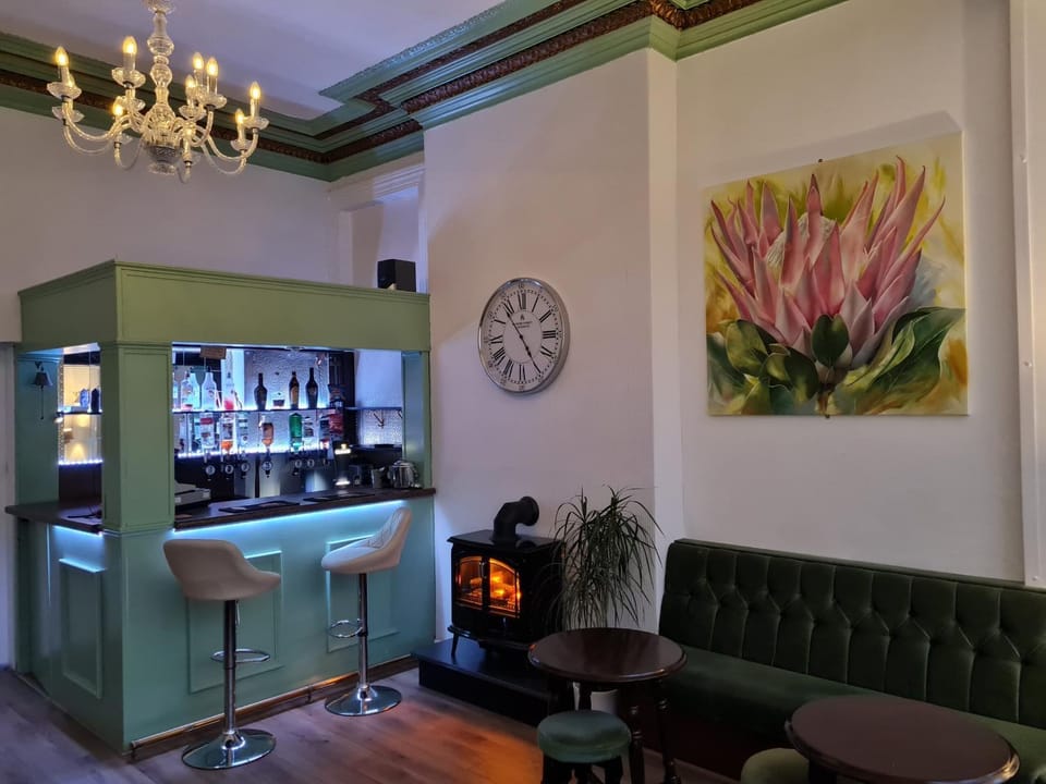 Lounge or bar