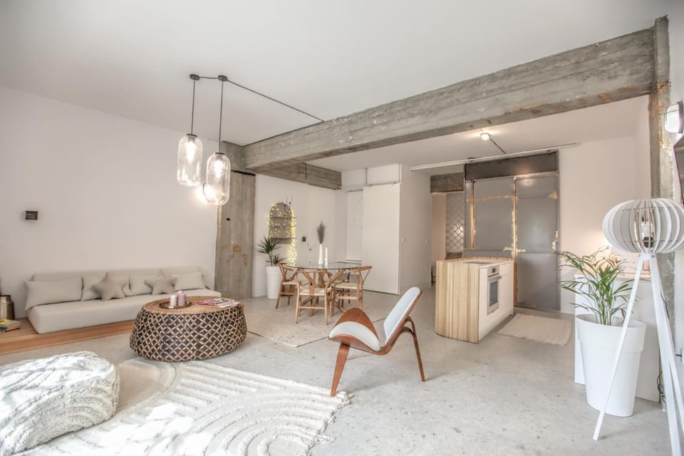 Kitchen or kitchenette, Living room, Dining area