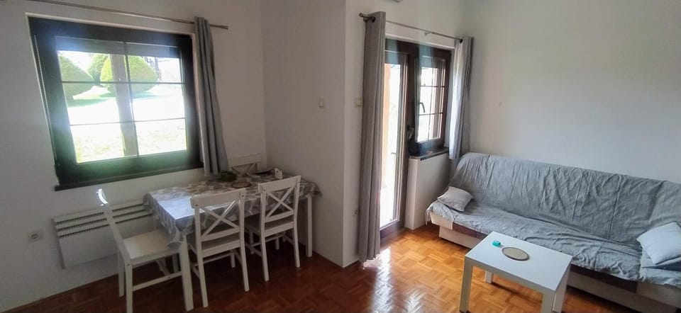 Living room, Seating area, Dining area, Garden view