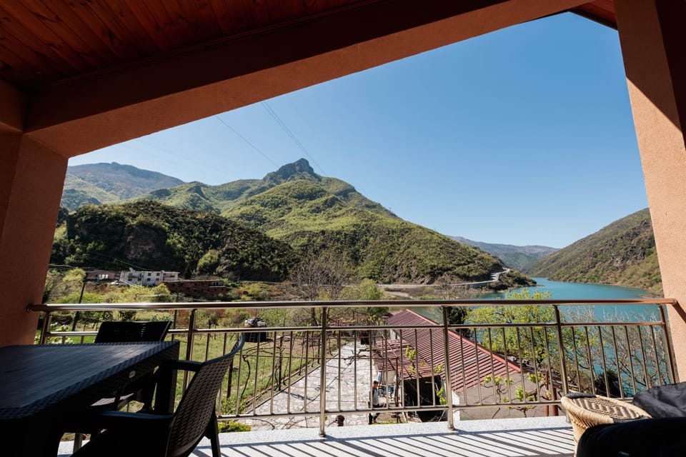 koman_lakeview_apartments Apartment in Montenegro