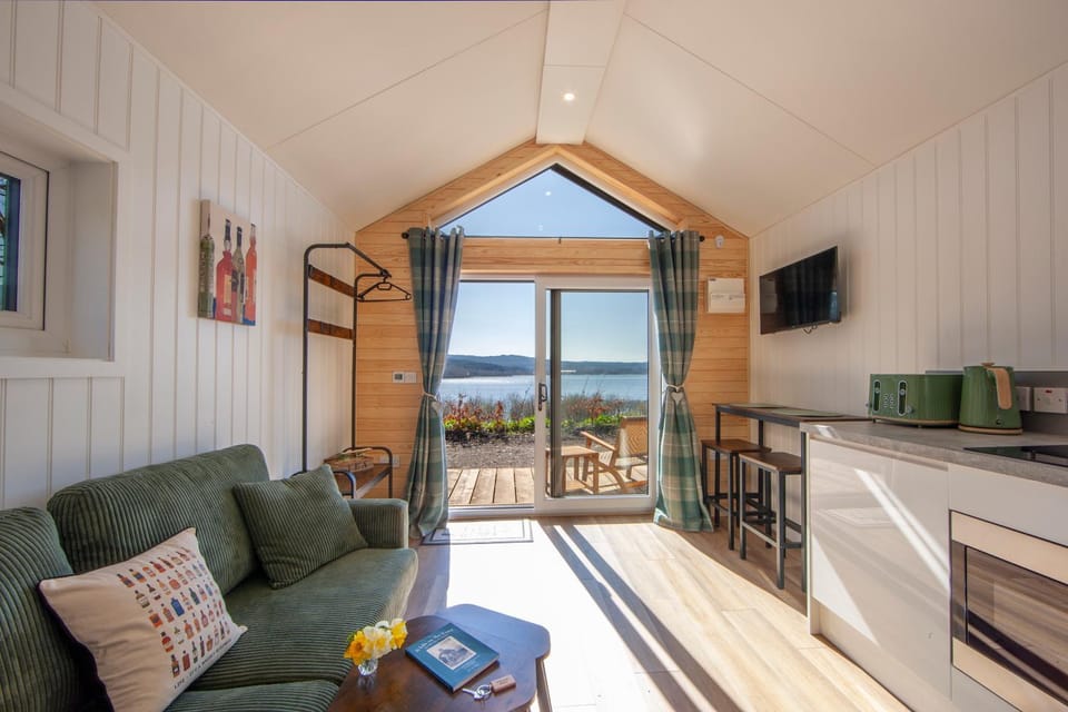 Natural landscape, View (from property/room), Seating area, stove