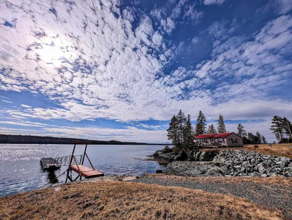 Lobster Pound Beach House House in Lamoine