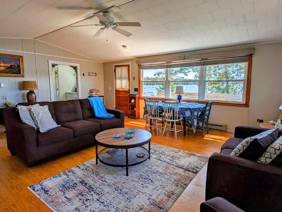 Lobster Pound Beach House House in Lamoine