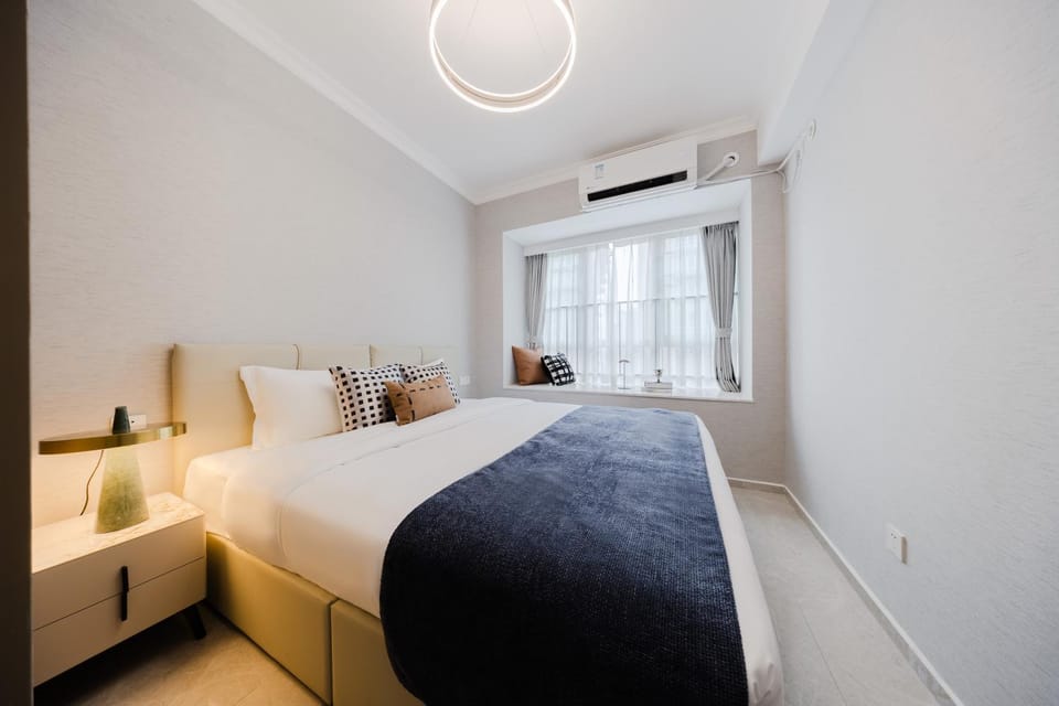 Bed, air conditioner