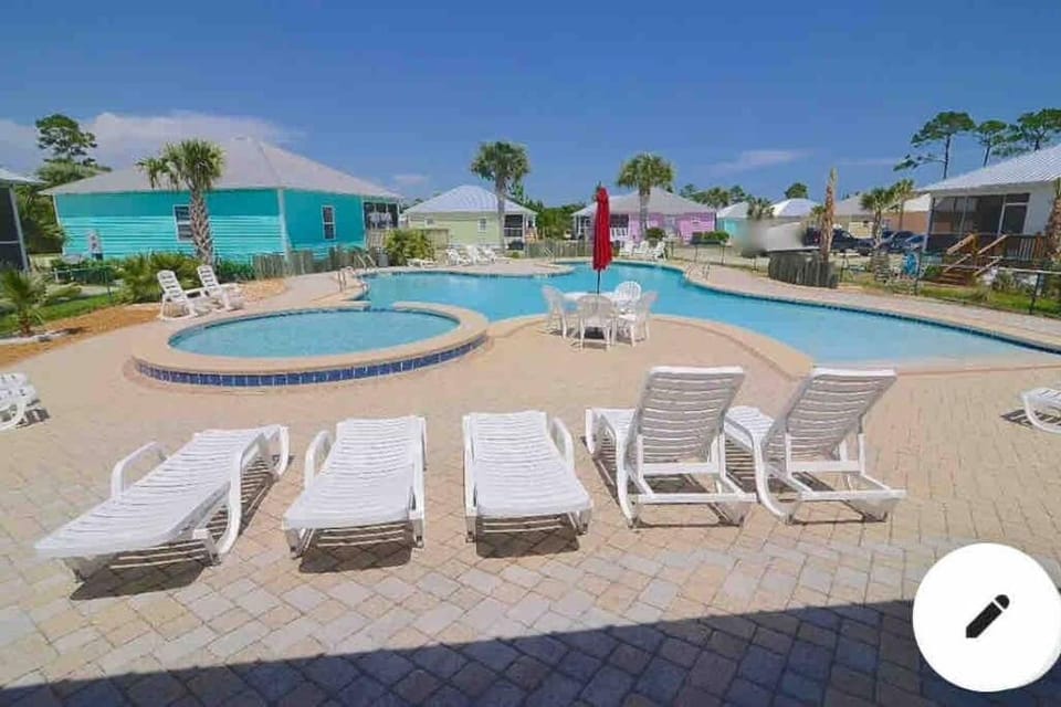 6011 New Listing 1 minute to beach 2 pools House in Alabama