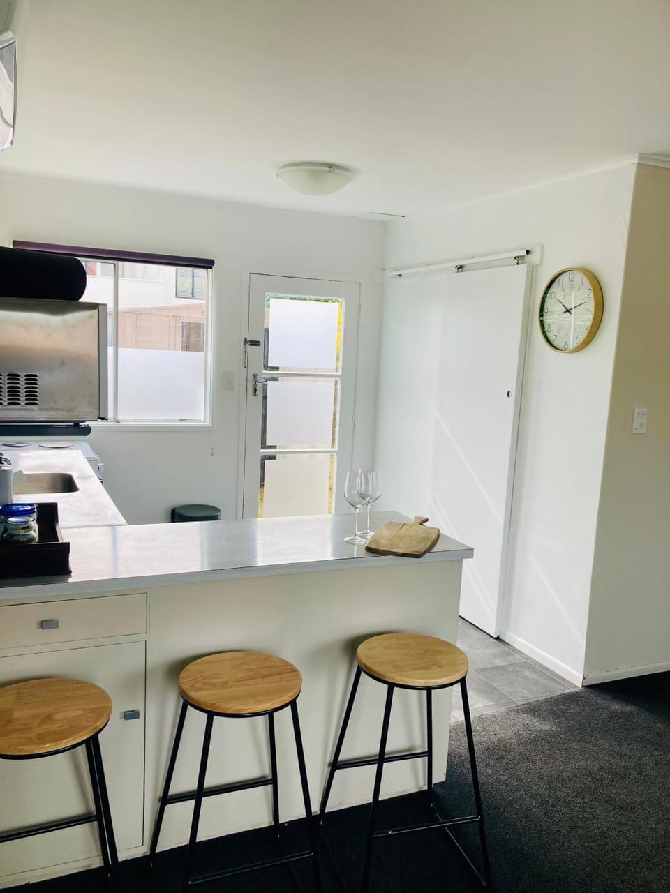 Kitchen or kitchenette, Dining area, minibar, stove