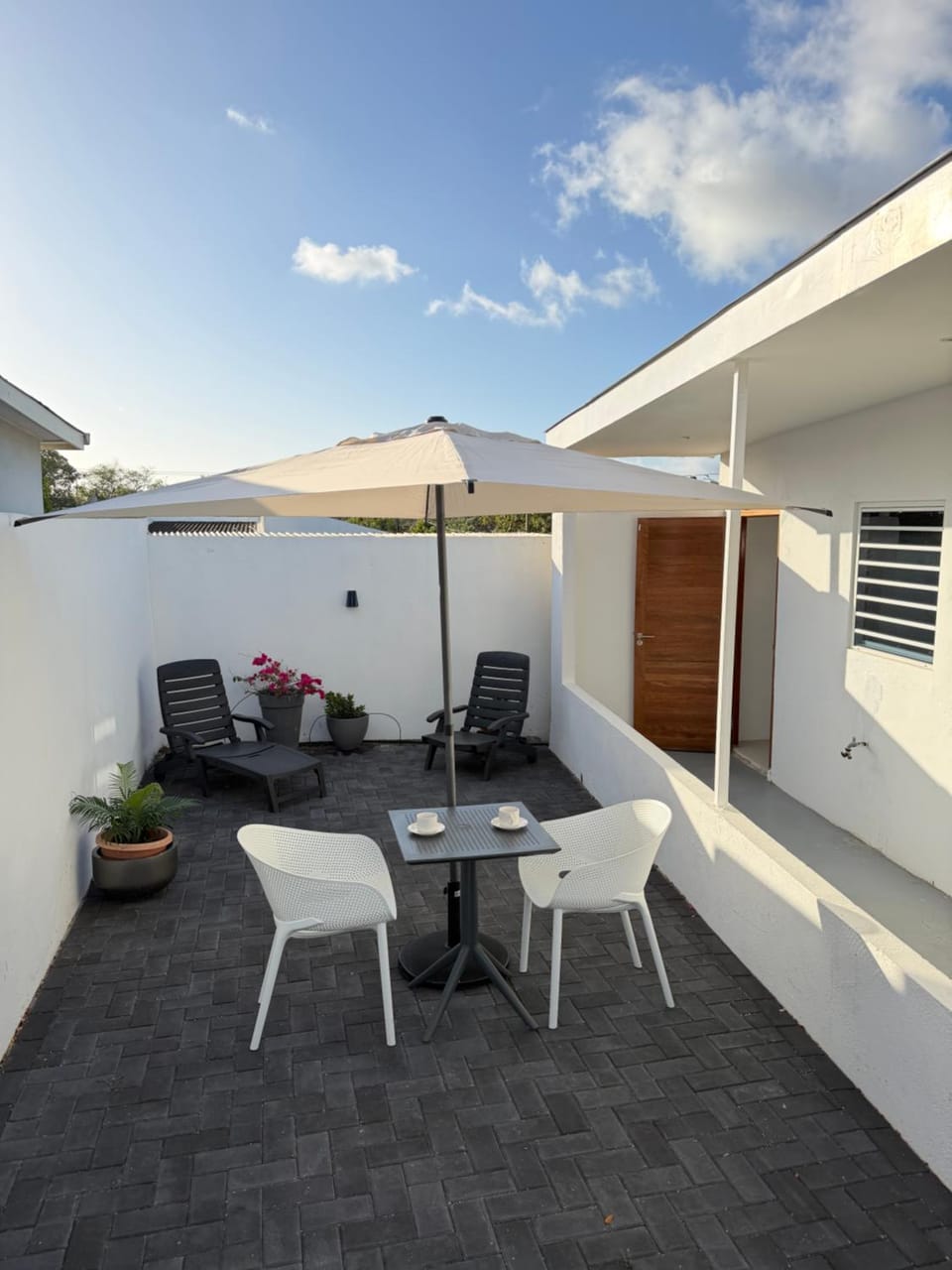Patio, Balcony/Terrace, Seating area, Dining area