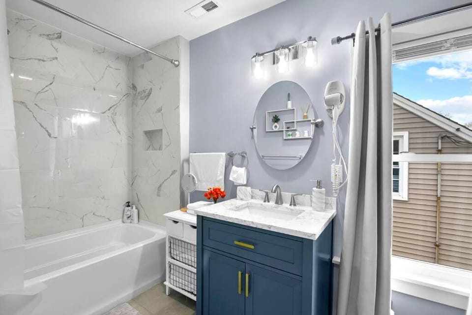 Shower, Bathroom, towels