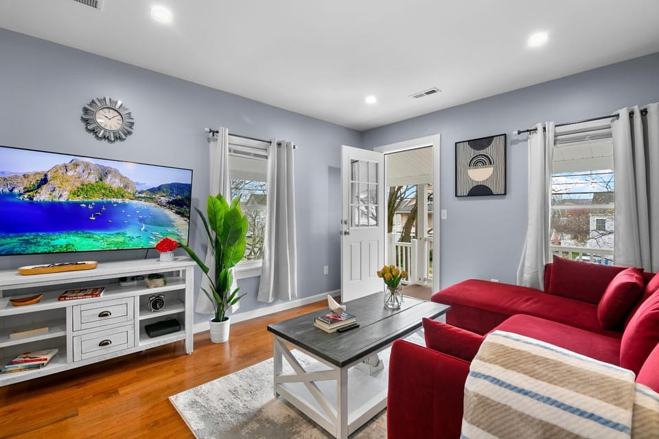 Communal lounge/ TV room, TV and multimedia, Living room, Seating area