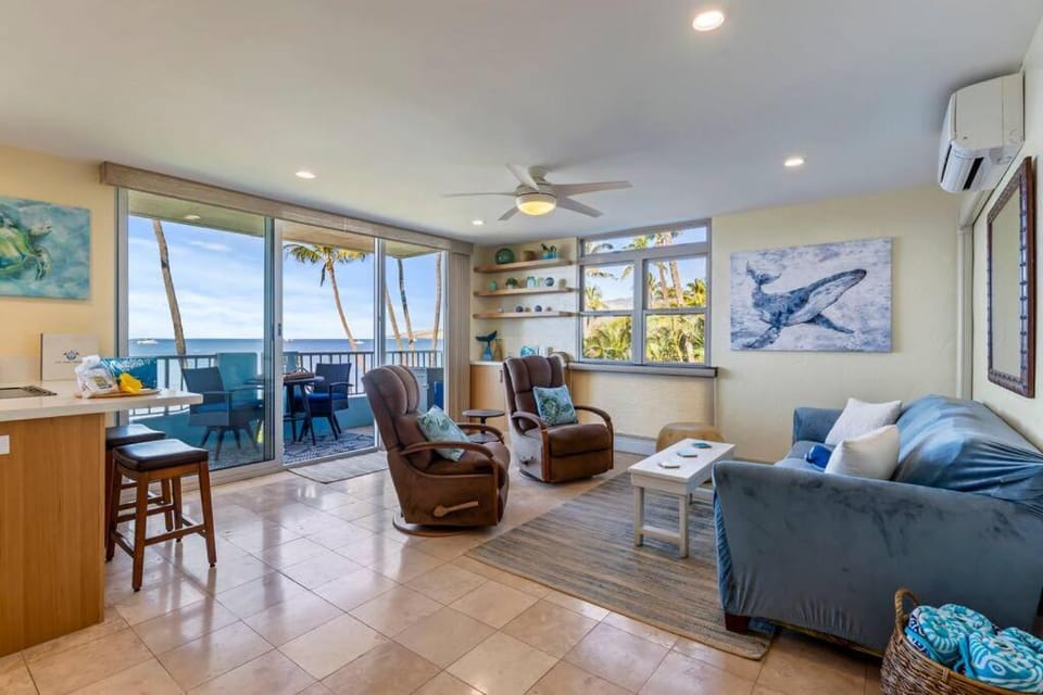 Nani Kai Hale 209- Remodeled prime oceanfront 1 bedroom Kihei gem Apartment in Maalaea