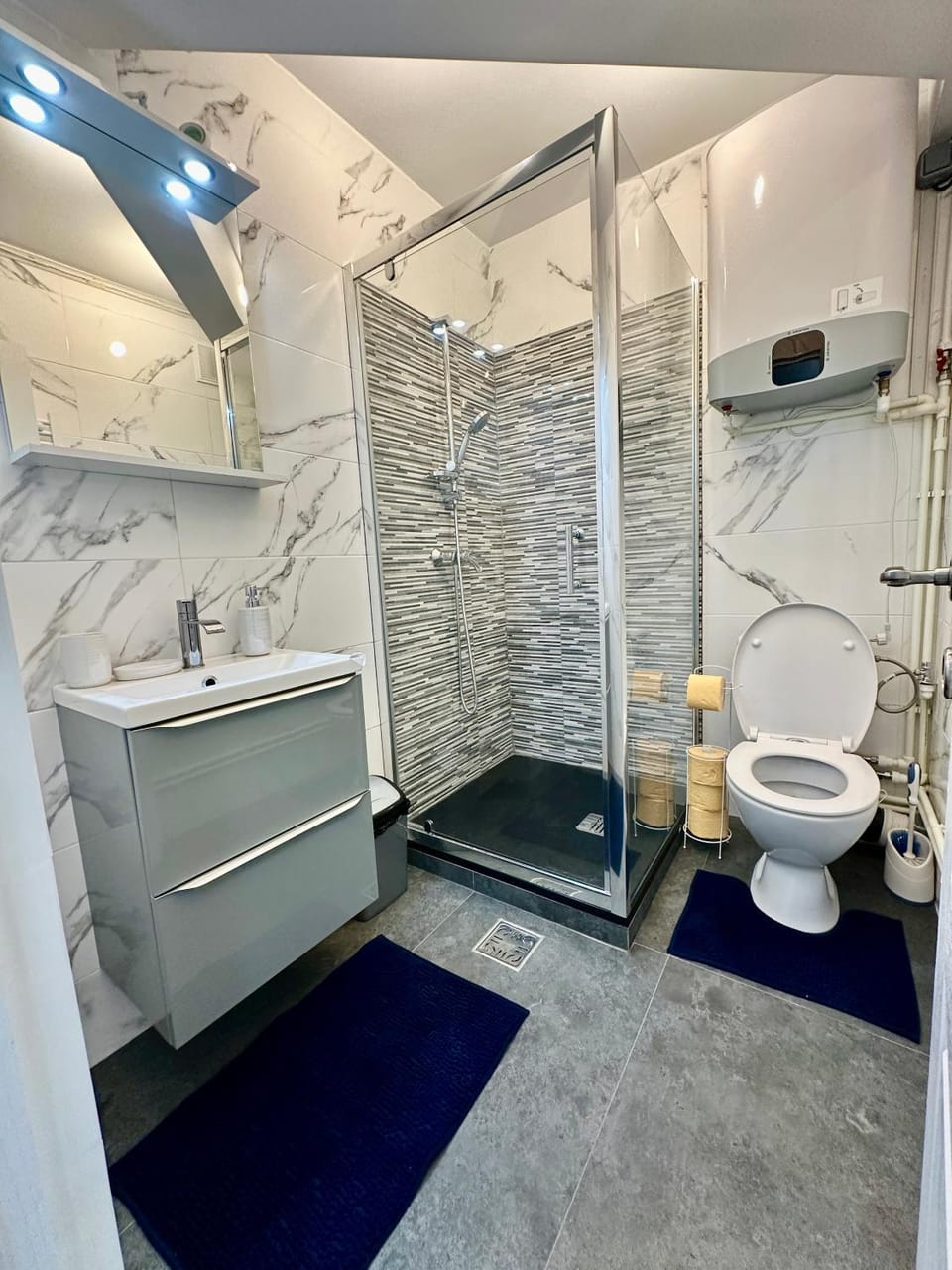 Ayan Studio Bed and Breakfast in Craiova