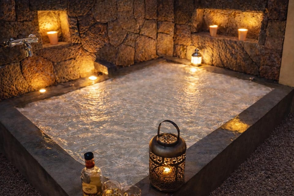Vanilla Lodge Tropical Garden Suite with Outdoor Stone Bath & Bamboo Shower, inifinity pool Apartment in Rivière du Rempart District, Mauritius