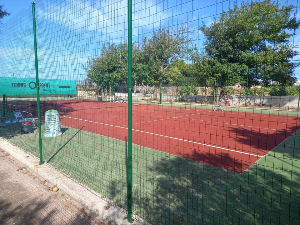 Tennis court