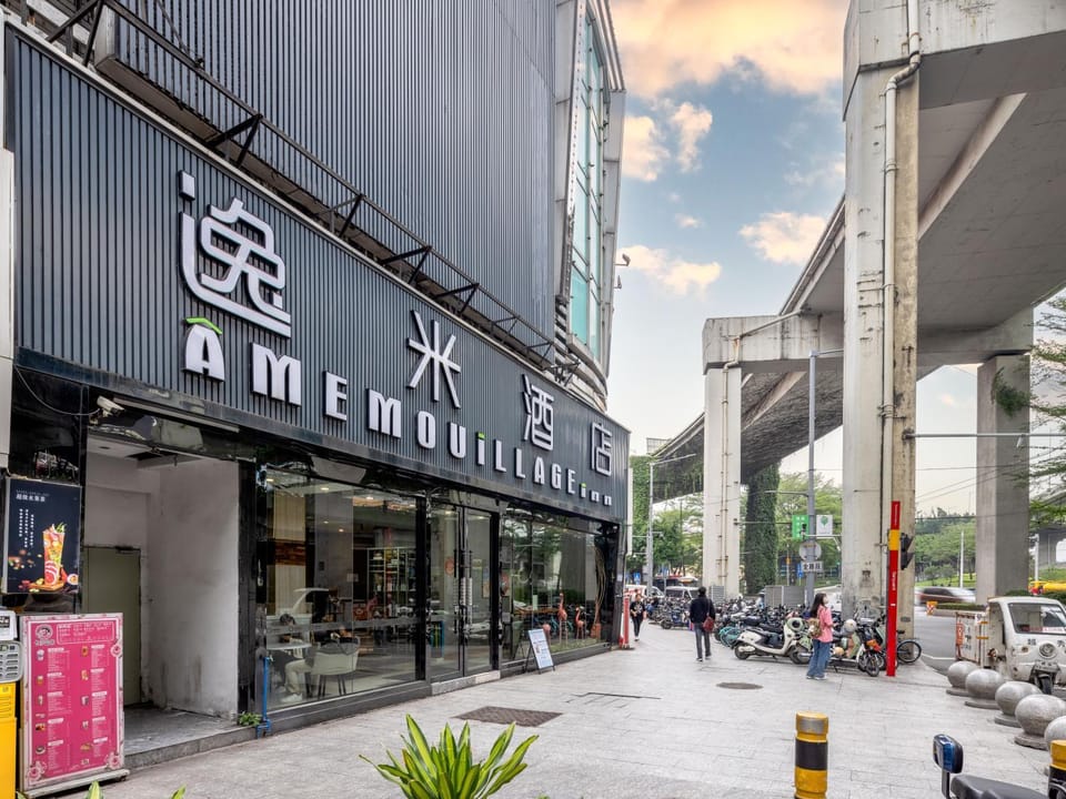 Property building, Neighbourhood, City view, Street view, Location