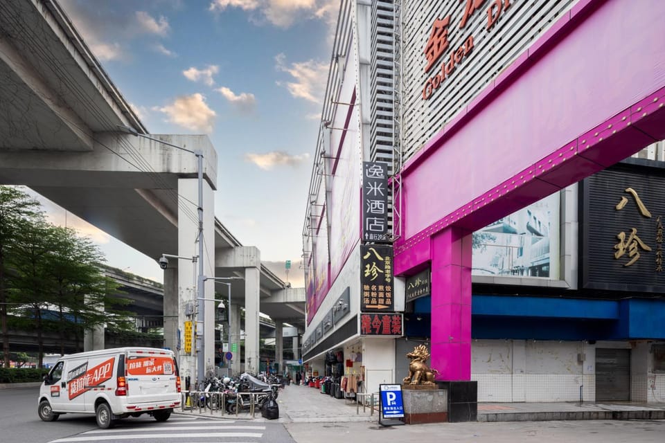 Property building, Neighbourhood, City view, Street view, Location