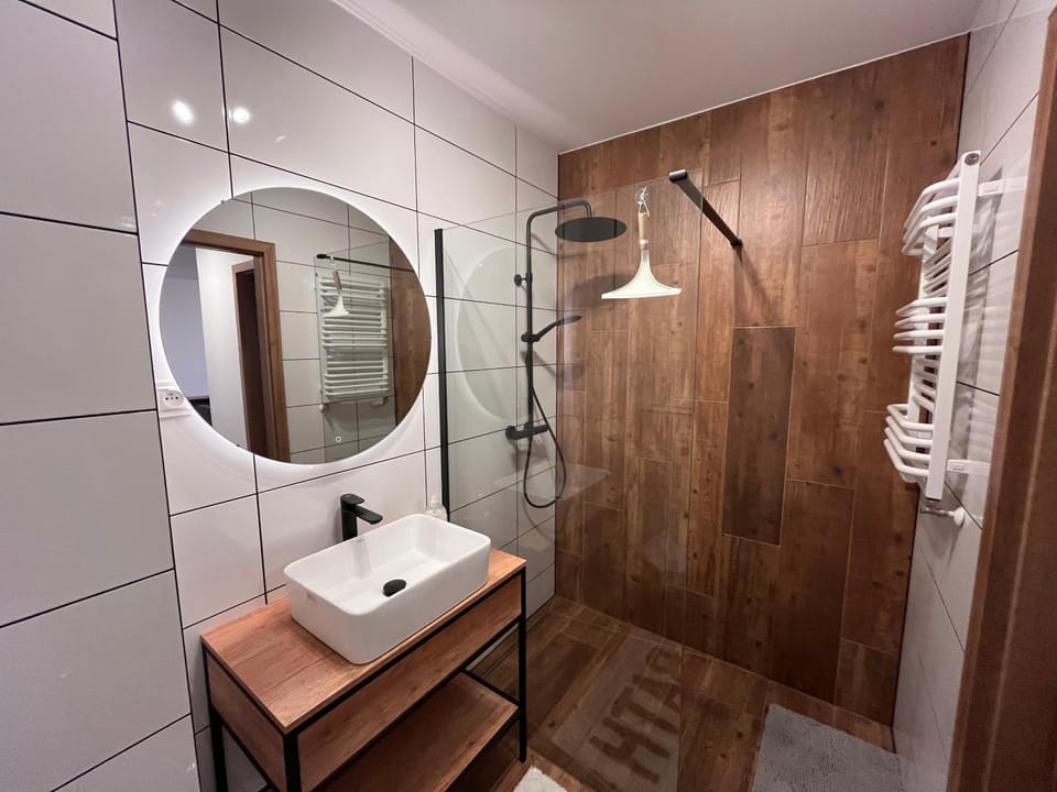 Shower, Bathroom, towels