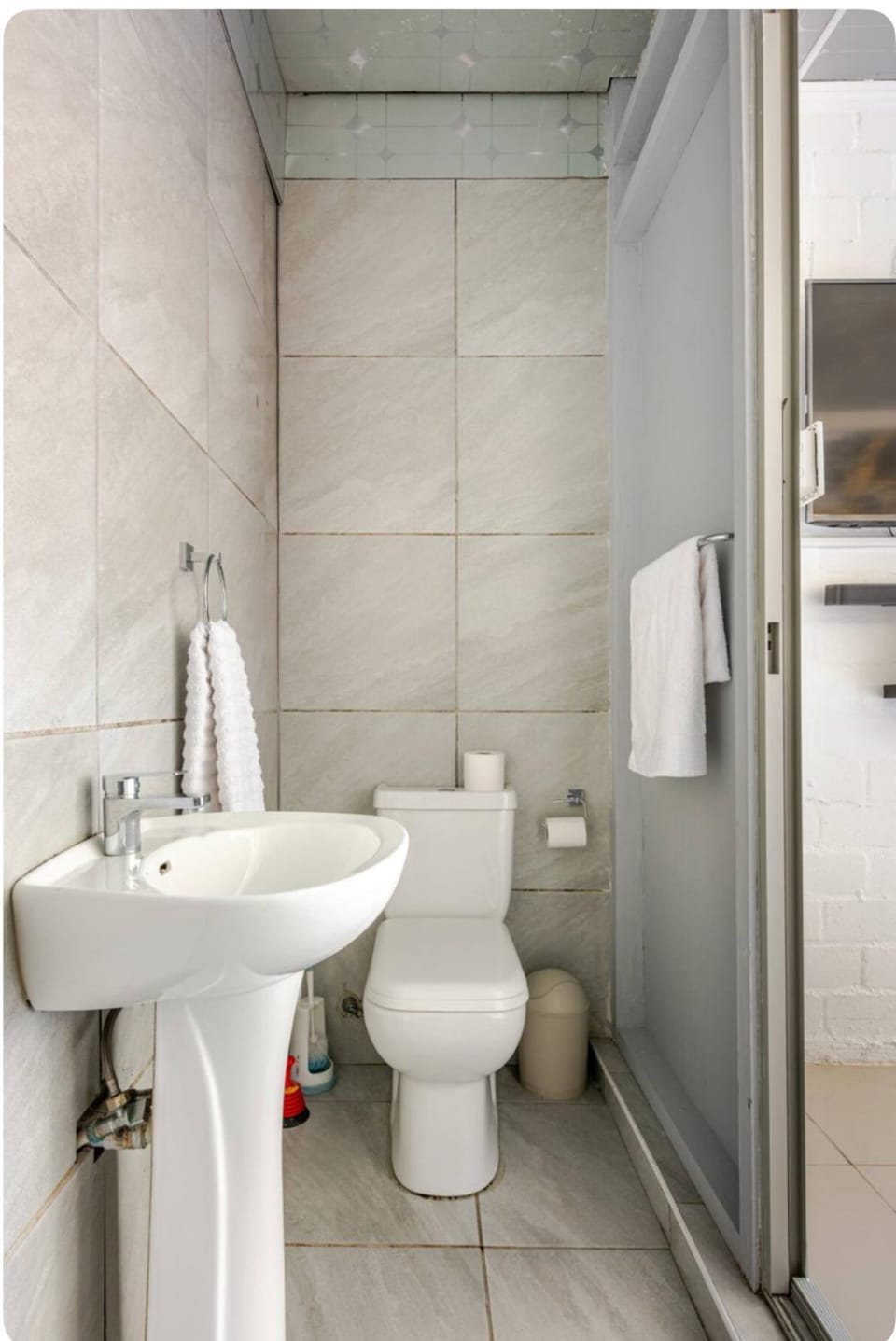 A Room with private Entrance Apartment in Cape Town