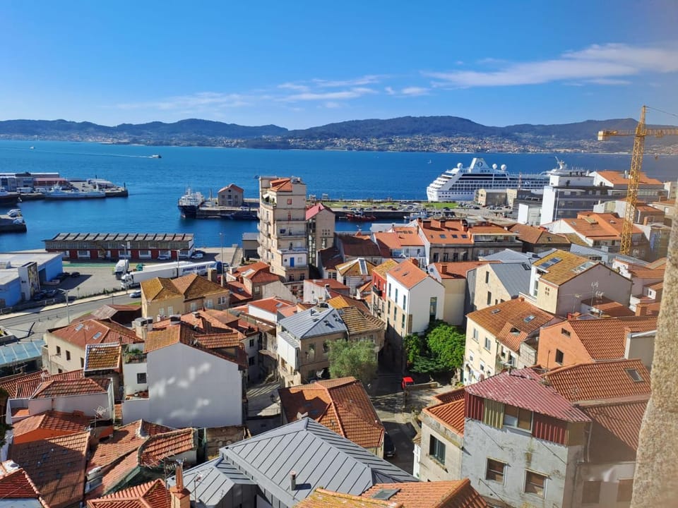 City view, Sea view