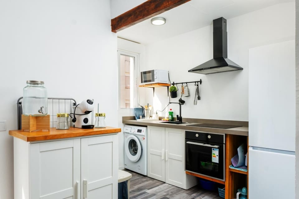 Kitchen or kitchenette