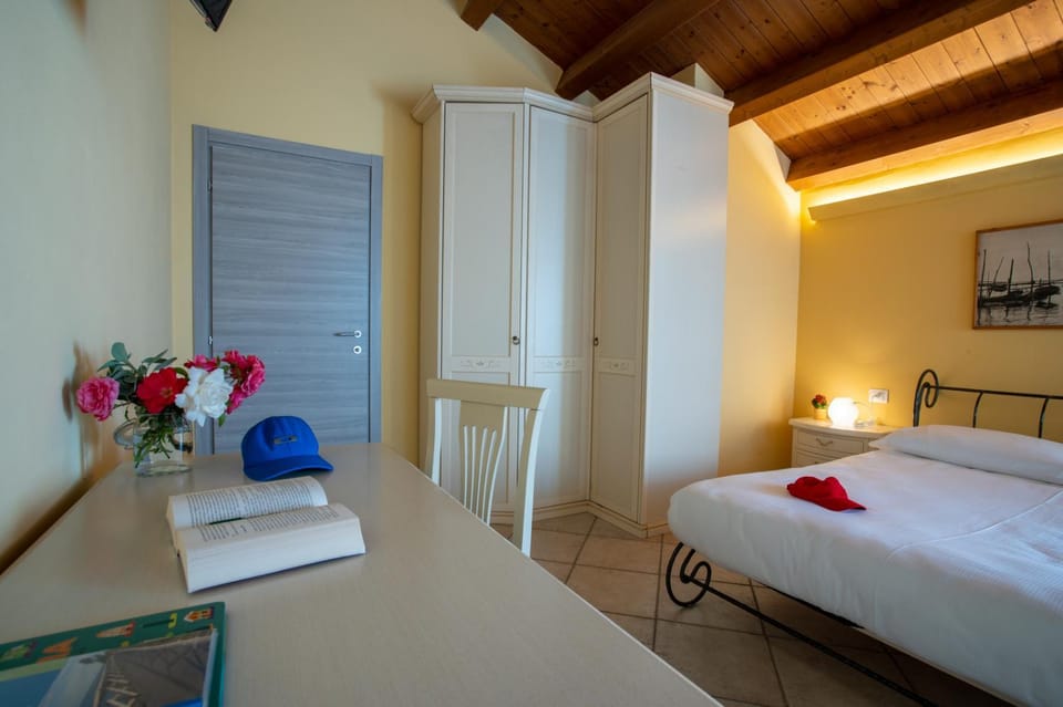 Photo of the whole room, wardrobe