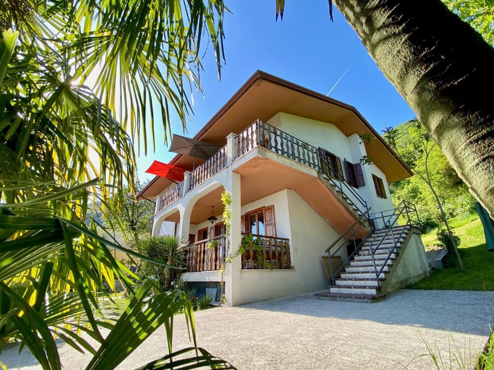 Property building, Day, Garden, Garden view