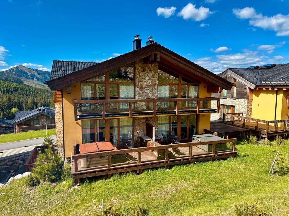 Property building, Mountain view