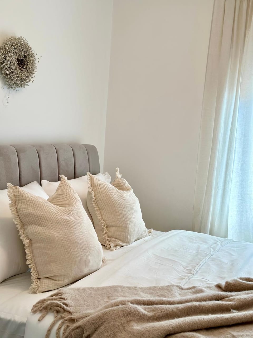 Bed, Summer, Photo of the whole room, Bedroom, Family, internet