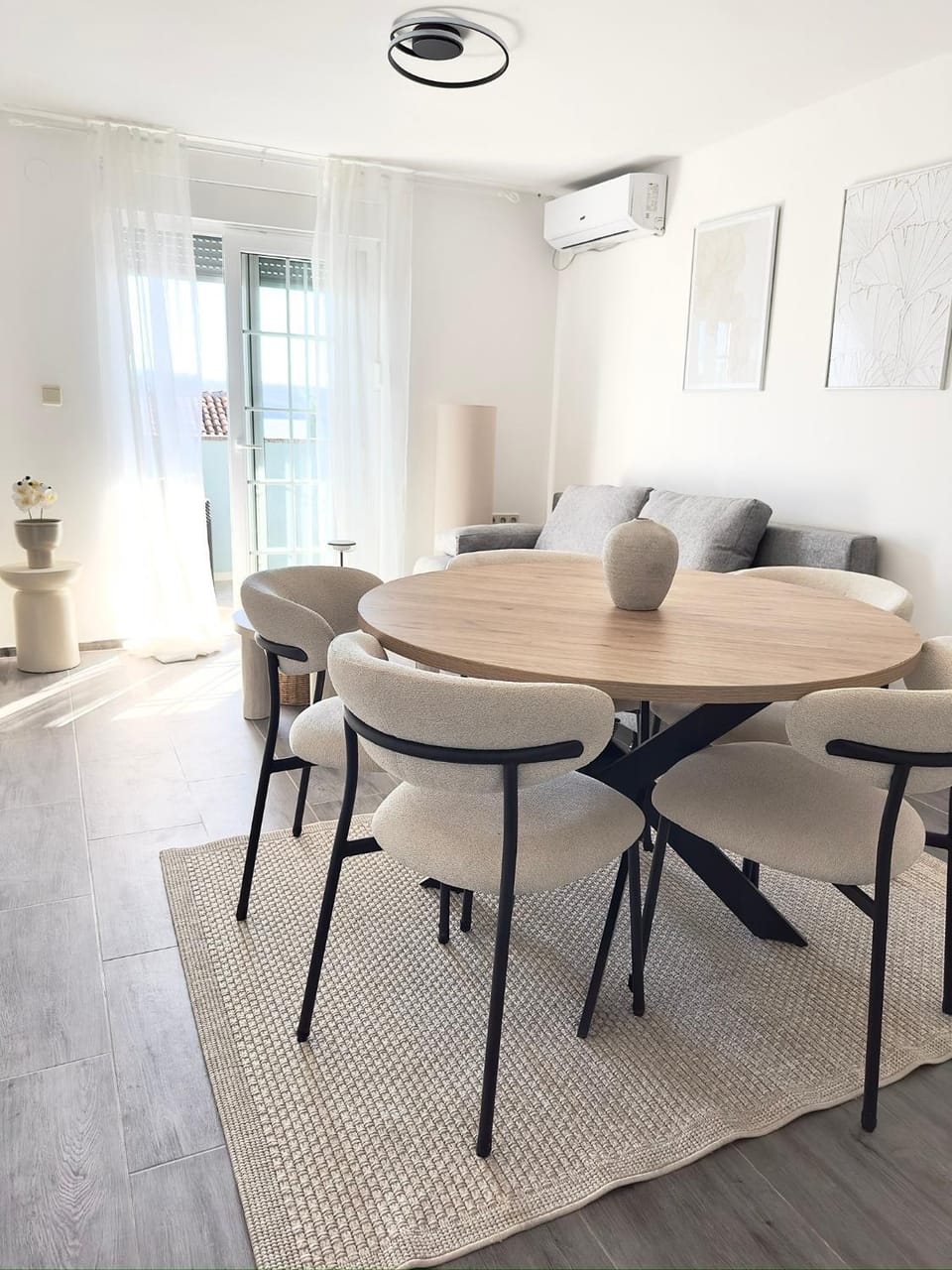 Romantic 3 Bedroom Apartment 150m from the beach & free parking spot Apartment in Šibenik-Knin County, Croatia