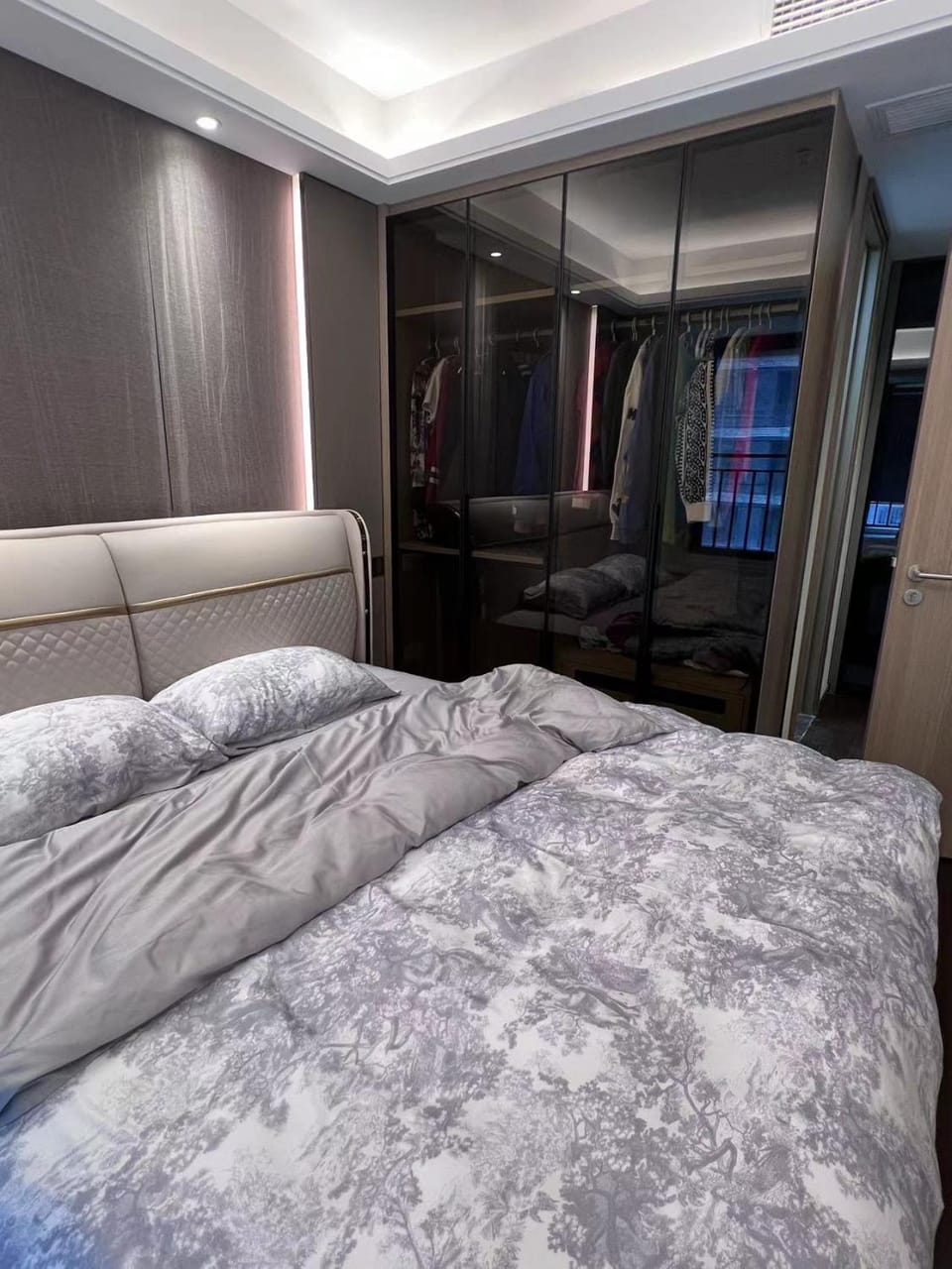 Seating area, Bedroom